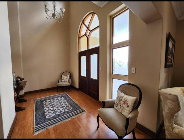 5 BEDROOM HOUSE FOR SALE IN MORELETAPARK